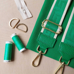 Taschengurt grafisches Muster - ecrue gr�n- gr�nes Leder - gold Schnallen