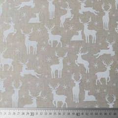 Dekostoff Rehe Hirsche mit Geweih Schneeflocken, wei� natur