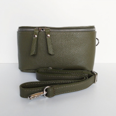 Ledertasche rechteckig mit Lederriemen - army gr�n -silber Schnallen