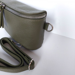 Ledertasche rechteckig mit Lederriemen - army gr�n -silber Schnallen