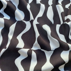 Viskose Stoff Borkenkrepp abstrakte Formen, schwarz wei�