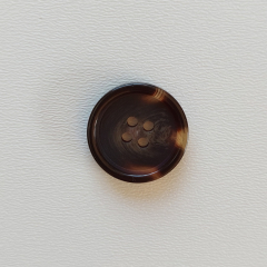 Knopf rund 4 L�cher Gr��e 44/26mm, cognac dunkelbraun