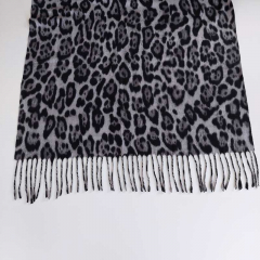 Schal Halstuch Leoparden Muster Fransen, schwarz grau