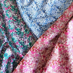 RESTST�CK 100 cm Baumwollstoff kleine Blumen Bl�mchen Silky Cotton, petrol beere wei�