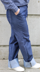 Baumwollstoff mit Stretch L�ngsstreifen, wei� dunkelblau