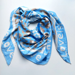 Dreieckstuch Musselin Leomuster Herzen Love, hellblau mattbraun wei�