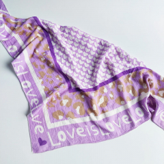 Dreieckstuch Musselin Leomuster Herzen Love, flieder lila beige wei�