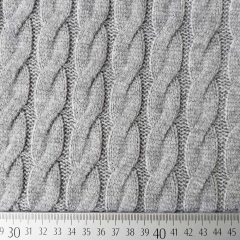Strickstoff Zopfmuster klassischer Stil, mittelgrau