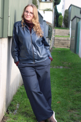 Lederimitat mit Wildleder-Imitat R�cken elastisch, matt dunkelblau