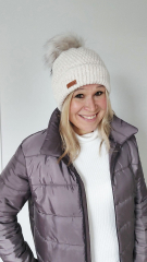 M�tze Strickstoff Kn�pfmuster mit Fellbommel - wollwei�