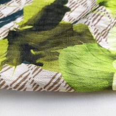Viskose Krepp Stoff Blumen Bl�tter, limegreen hellbeige