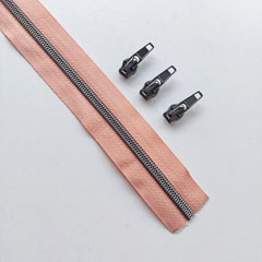 1 m Rei�verschluss metallisiert GUNMETAL 6,5 mm Spirale + 3 Schieber, helles altrosa