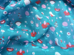 RESTST�CK 140 cm Baumwollstoff Voile V�gel & Blumen, rosa rot petrol