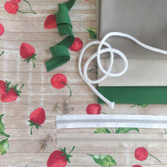Dekostoff Kirschen Erdbeeren, rot beige
