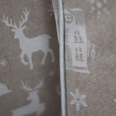 Dekostoff Rehe Hirsche mit Geweih Schneeflocken, wei� natur