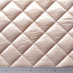 RESTST�CK 50 cm Steppstoff Rauten wattiert matt gl�nzend, hellbeige