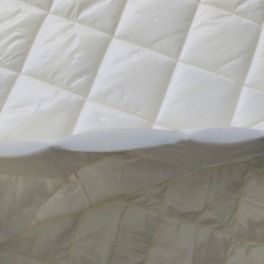 Steppstoff Rauten wattiert matt gl�nzend, cremewei�