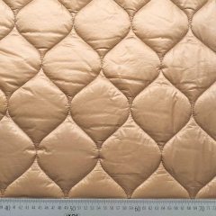 Steppstoff gro�e Tropfen wattiert matt gl�nzend, hellbraun