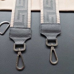 Taschengurt Taschenriemen grafisches Muster 5 cm breit, ecrue dunkelgrau, dunkelgraues Leder, silber Schnallen