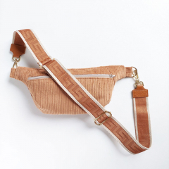 Taschengurt grafisches Muster 3D -ecrue cognac-cognac braunes Leder- silber Schnallen