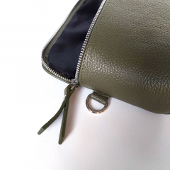 Ledertasche rechteckig mit Lederriemen - army gr�n -silber Schnallen
