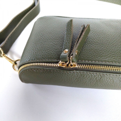 Ledertasche rechteckig mit Lederriemen - army gr�n -gold Schnallen