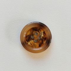 Knopf rund 22 mm 4 L�cher zum Ann�hen, hellbraun