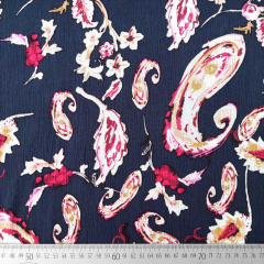 RESTST�CK 100 cm Viskose Borkenkrepp Blusenstoff Blumen Paisleymuster,rot wei� dunkelblau