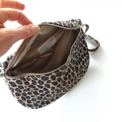 Bauchtasche Wildleder kleines Leomuster Animal Print - schwarz braun beige -silber Schnallen-Made in Italy
