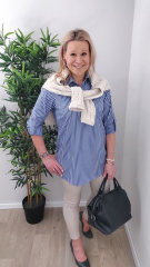 Baumwollstoff mit Stretch L�ngsstreifen, wei� mittelblau