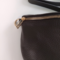 Bauchtasche Leder mit Lederriemen -dunkelbraun - gold Schnallen-Made in Italy