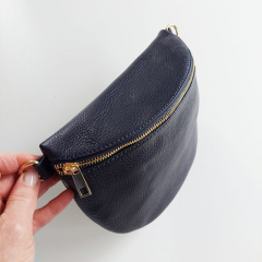 Bauchtasche Leder mit Lederriemen -dunkelblau - gold Schnallen-Made in Italy