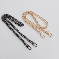 Taschenkette 60 cm lang 8 mm breit Metall mit Karabiner, gold
