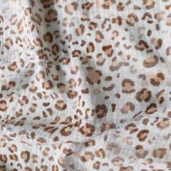 Musselin Stoff Double Gauze kleines Leopardenmuster, nude braun weiss