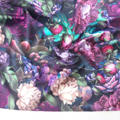 Samtstoff Velourstoff tropische Blumen Bl�tter, beere altrosa lila