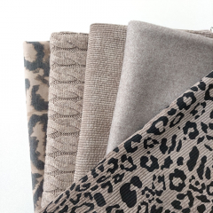 RESTST�CK 55 cm Strickstoff Zopfmuster klassischer Stil, taupe