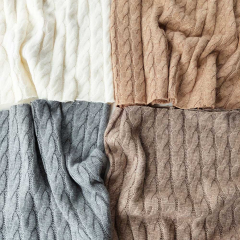 Strickstoff Zopfmuster klassischer Stil, mittelgrau