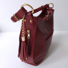 Ledertasche Umh�ngetasche Seitentaschen Lederriemen - weinrot - gold Schnallen - Made in Italy