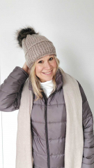 M�tze Strickstoff Rippenmuster mit Fellbommel - taupe