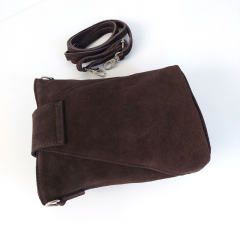 Wildledertasche rechteckig hochkant weich soft - dunkelbraun - Made in Italy