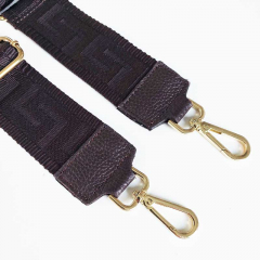 Taschengurt Taschenriemen grafisches Muster 3D-dunkelbraun -dunkelbraune Lederenden - gold Schnalle