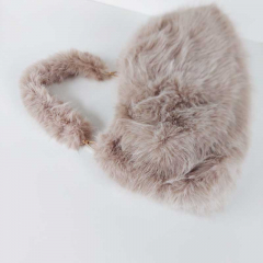 Fake Fur Felltasche flauschig weich uni, gold Kette - helltaupe