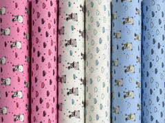 Jerseystoff B�ren mit Schal Wolken, rosa