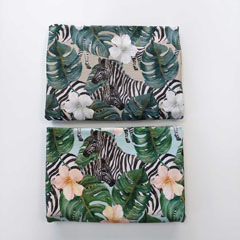 RESTST�CK 97 cm Viskose Jerseystoff Zebras tropische Bl�tter Hibiskusbl�ten, hellmint