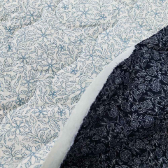 Musselin Stoff Blumen Doubleface wattiert gesteppt - dunkelblau wei�