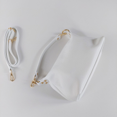 Ledertasche Handtasche klein rechteckig goldene Ringe, Snow White