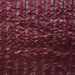 Steppstoff Streifen wattiert gl�nzend, burgundy bordeaux