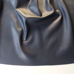 Lederimitat mit Wildleder-Imitat R�cken elastisch, matt dunkelblau